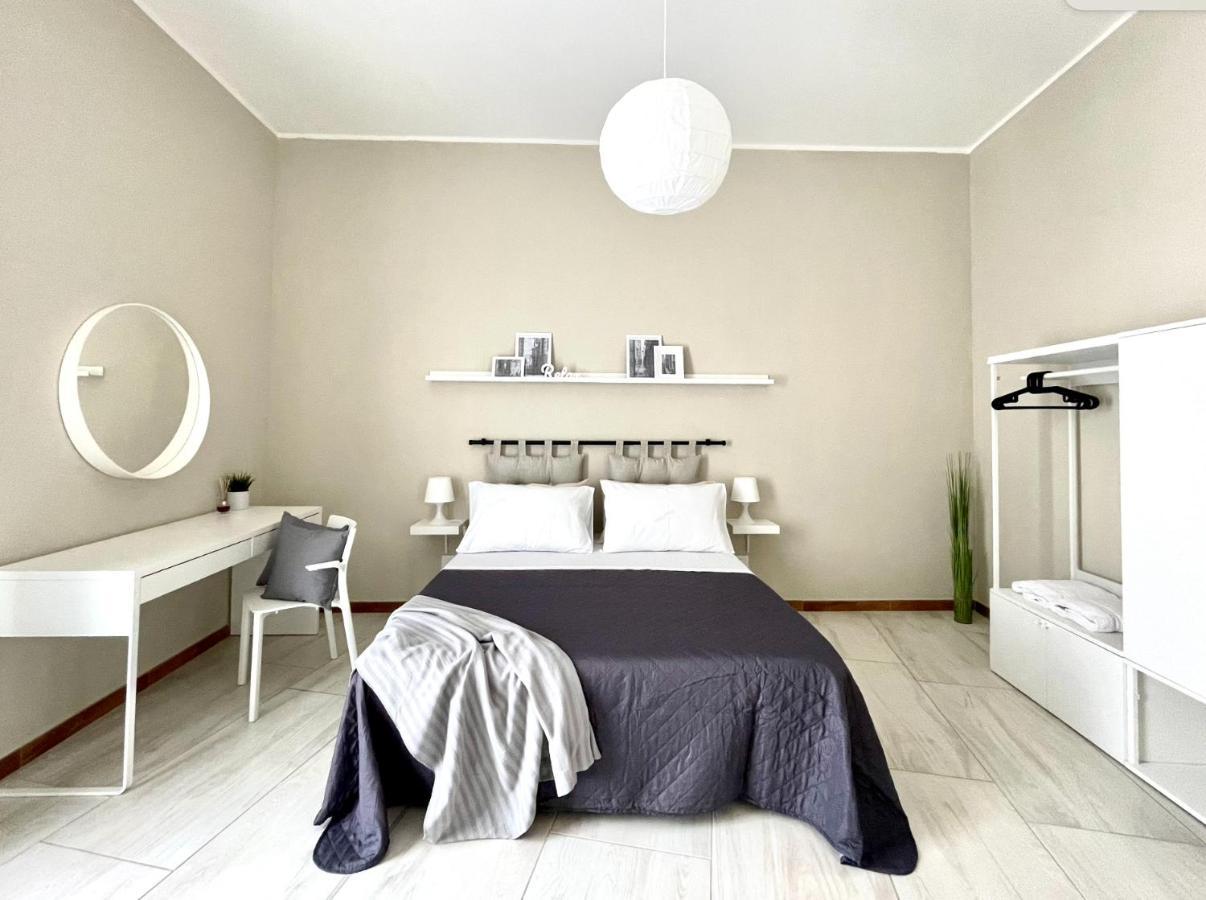 Grey Apartment Caiazzo Екстер'єр фото