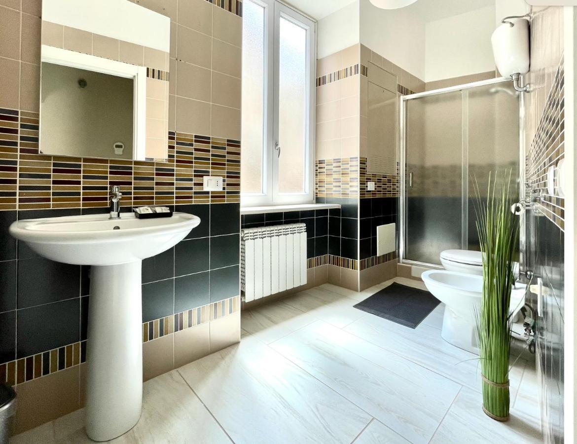 Grey Apartment Caiazzo Екстер'єр фото